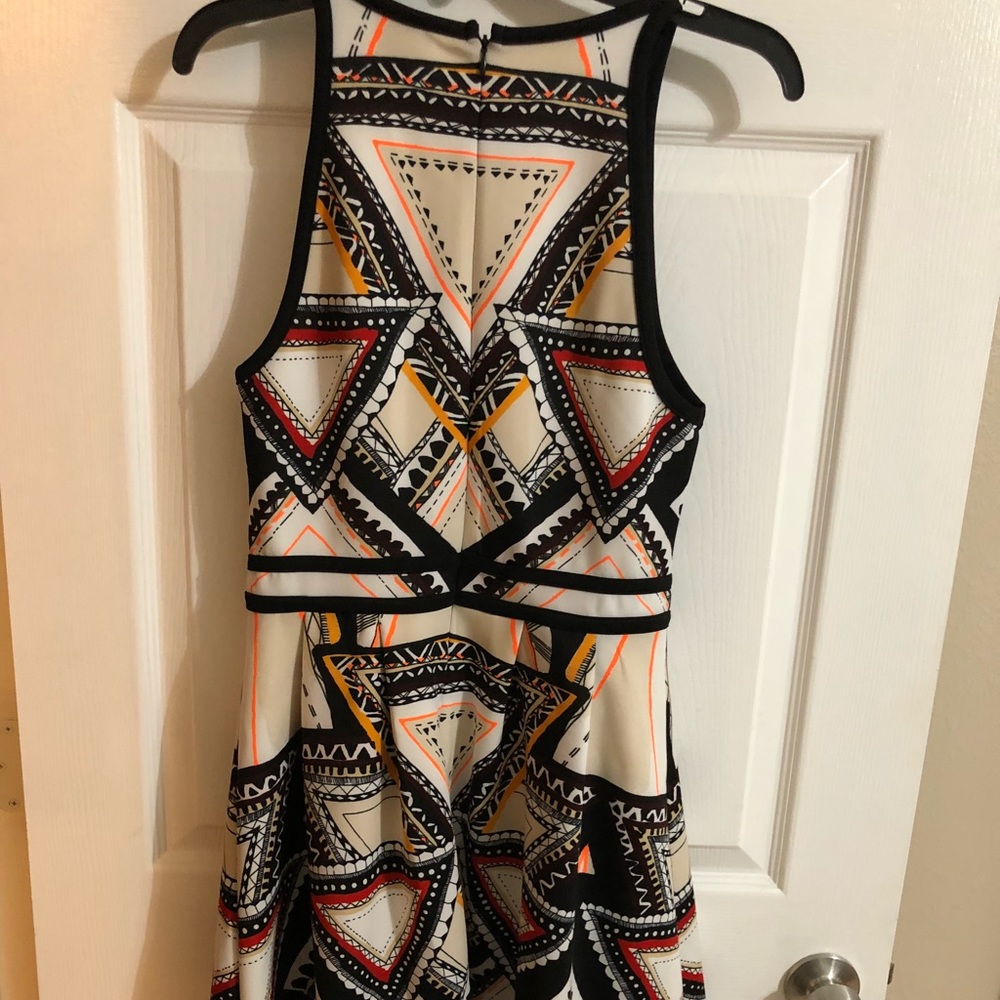 Dress - Picture 2 of 4